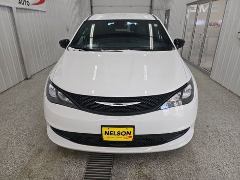 New 2026 Chrysler Voyager LX image 5