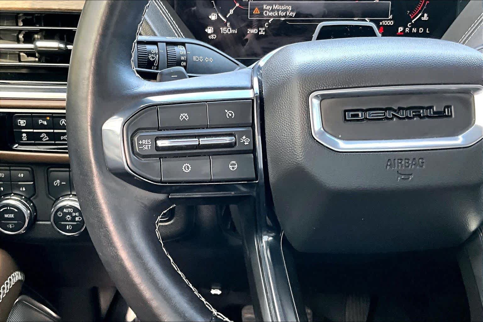 Used 2025 GMC Yukon Denali Ultimate AWD/4WD image 23
