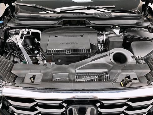 Used 2024 Honda Pilot Touring image 31