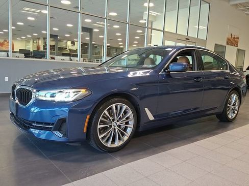 Used 2023 BMW 540i xDrive w/ Premium Package AWD/4WD image 3