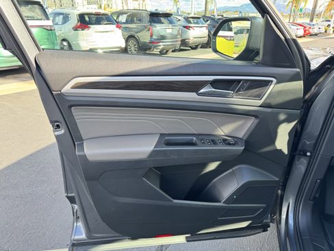 Certified 2023 Volkswagen Atlas SE image 14
