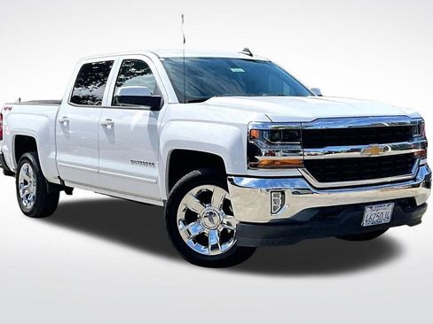 Used 2018 Chevrolet Silverado 1500 LT w/ LT Eassist Package AWD/4WD image 12