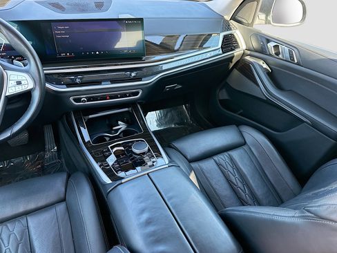 Used 2025 BMW X7 xDrive40i image 24