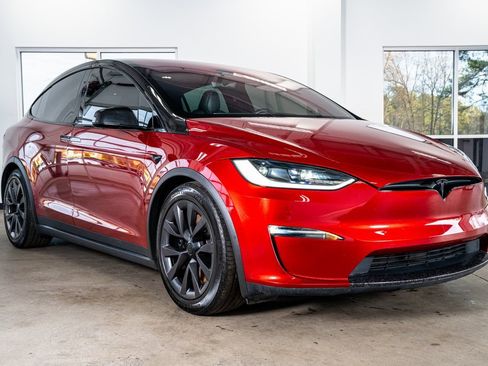 Used 2024 Tesla Model X image 4