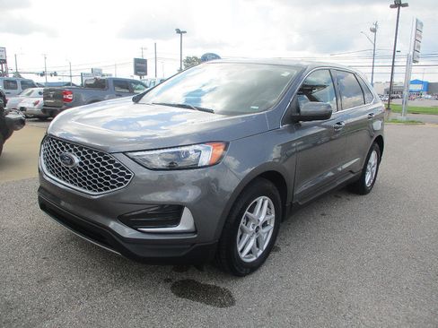 Used 2024 Ford Edge SEL AWD/4WD image 3