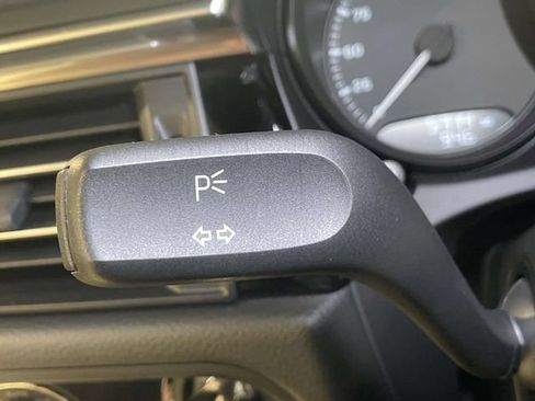 Certified 2026 Porsche Macan Turbo AWD/4WD image 44