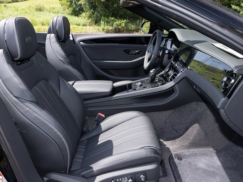 Certified 2025 Bentley Continental GTC AWD/4WD image 51