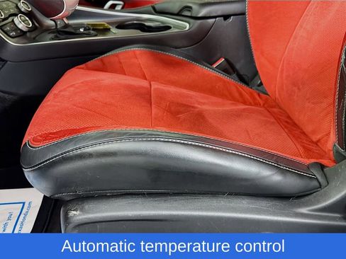 Used 2016 Dodge Challenger SRT w/ Technology Group image 26