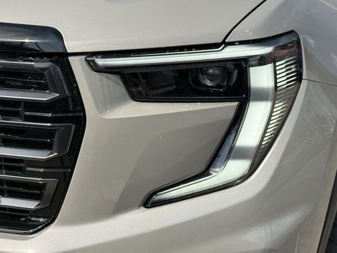 New 2026 GMC Acadia AT4 w/ Luxury Package image 8