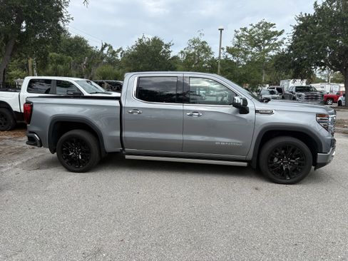 Used 2024 GMC Sierra 1500 Denali w/ Denali Reserve Package AWD/4WD image 8