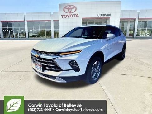 Used 2023 Chevrolet Blazer LT image 1