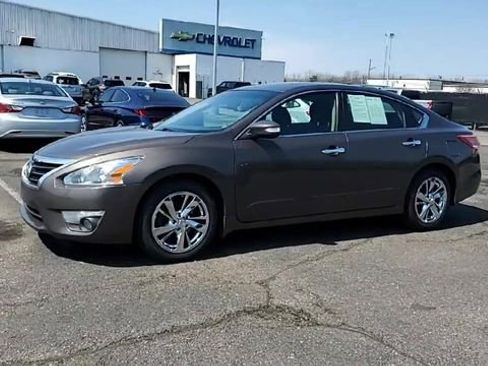 Used 2013 Nissan Altima 2.5 SV w/ 2.5SV Convenience Pkg FWD image 4