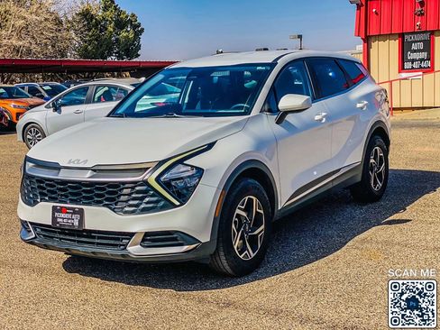Used 2023 Kia Sportage LX image 4