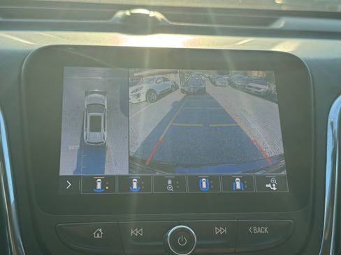 Used 2021 Chevrolet Equinox Premier image 12