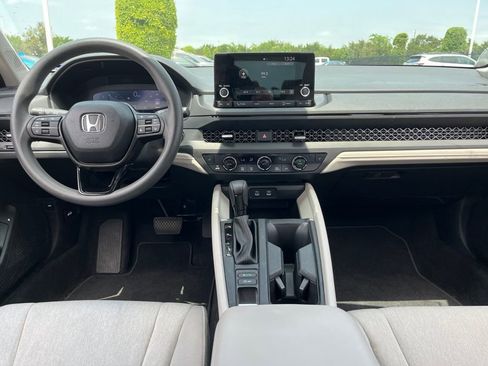 Certified 2025 Honda Accord SE image 14