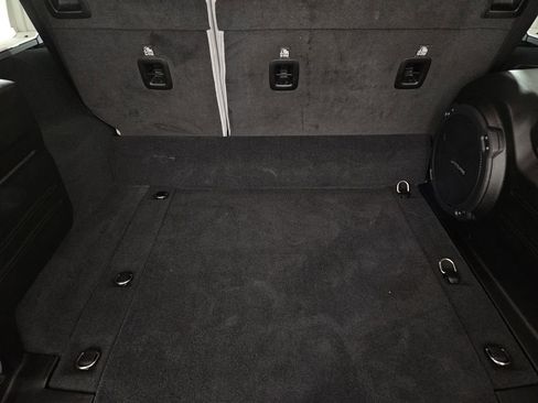 Used 2022 Jeep Wrangler Unlimited Sahara image 32