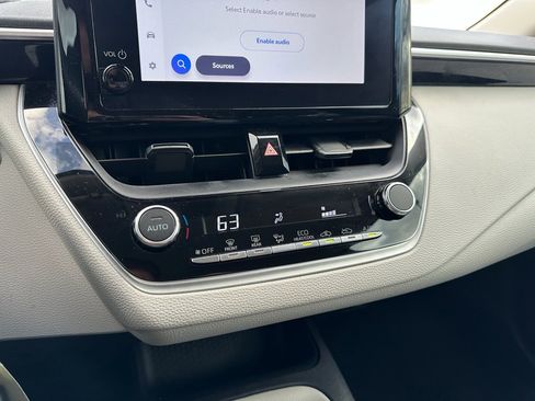 Used 2024 Toyota Corolla LE image 19