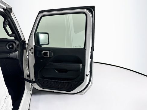 Used 2023 Jeep Wrangler Sahara w/ Cold Weather Group image 33