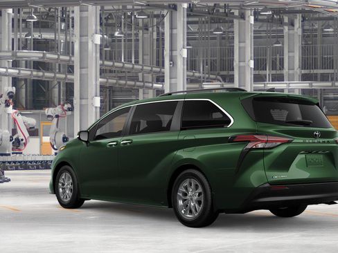 New 2026 Toyota Sienna XLE image 6
