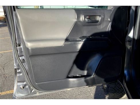 Used 2022 Toyota Tacoma SR image 24