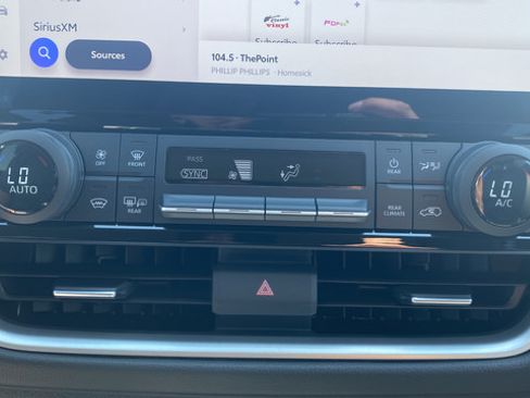 Used 2024 Toyota Grand Highlander AWD image 20
