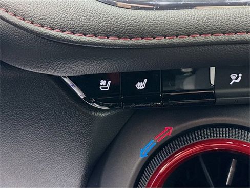 Used 2025 Chevrolet Blazer RS w/ Driver Confidence II Package image 20