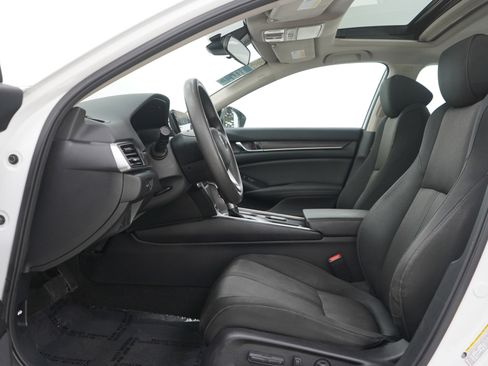 Used 2020 Honda Accord EX image 17
