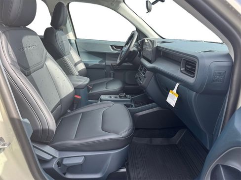 New 2025 Ford Maverick Lariat w/ Black Appearance Package image 15