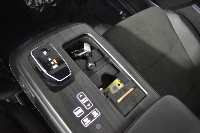 Used 2024 Nissan Ariya AWD image 27