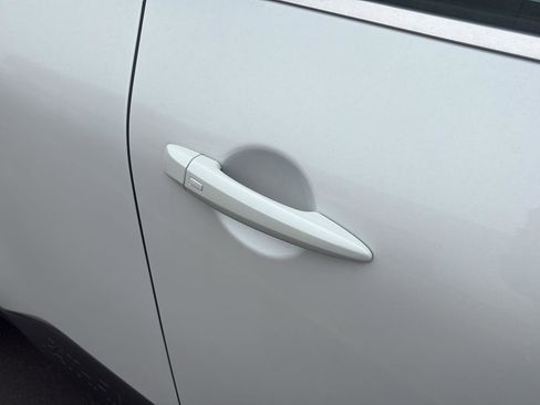 New 2026 Nissan Pathfinder SV image 10