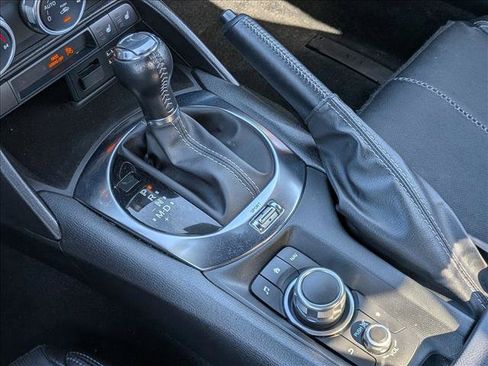Used 2020 MAZDA MX-5 Miata Grand Touring RWD image 12