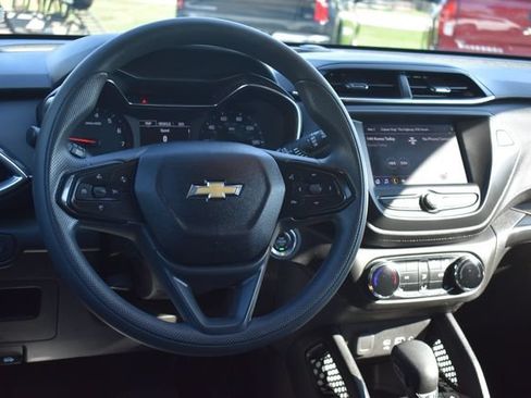Used 2023 Chevrolet TrailBlazer LT FWD image 18