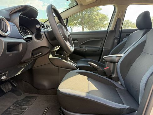 Used 2025 Nissan Versa SV FWD image 27