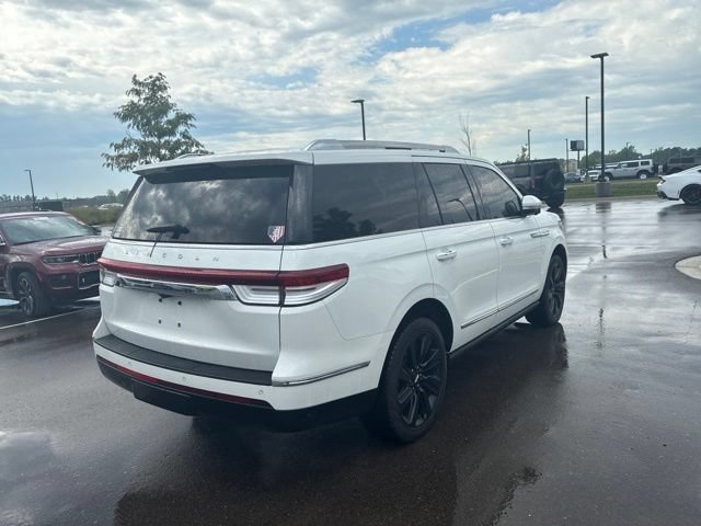 Used 2024 Lincoln Navigator Reserve AWD/4WD image 6