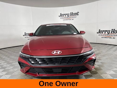 Used 2025 Hyundai Elantra SEL FWD image 3