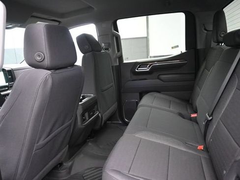 New 2026 Chevrolet Silverado 1500 LT Trail Boss w/ LPO, Dark Essentials Package AWD/4WD image 9
