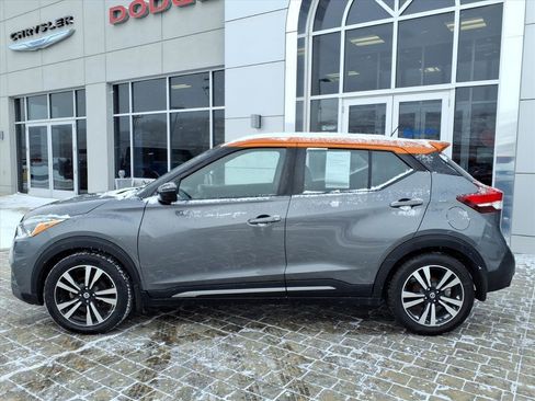 Used 2020 Nissan Kicks SR w/ SR Premium Package image 9