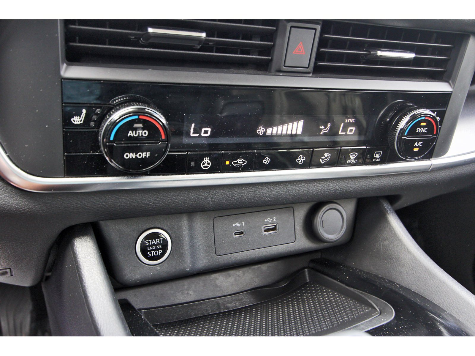 Used 2023 Nissan Rogue SV w/ SV Premium B Package FWD image 26