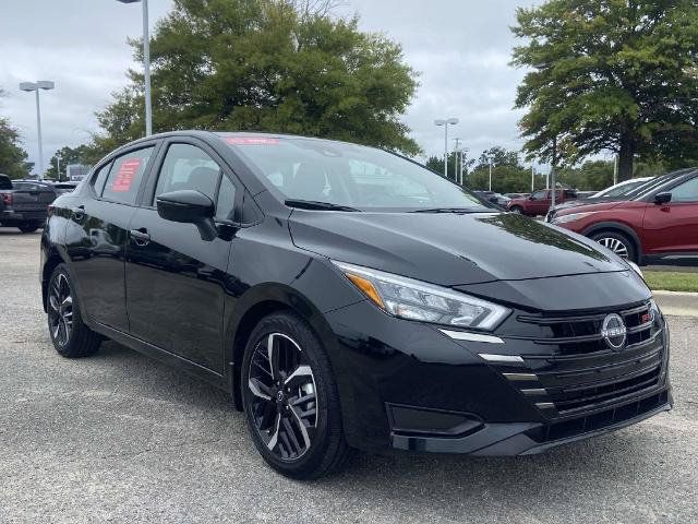 Certified 2025 Nissan Versa SR w/ Trunk Package FWD image 1