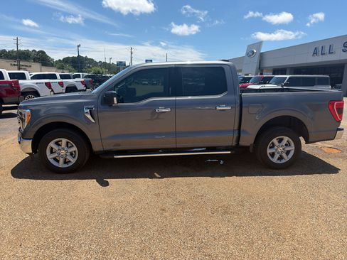 Used 2022 Ford F150 XLT w/ Equipment Group 302A High RWD image 2