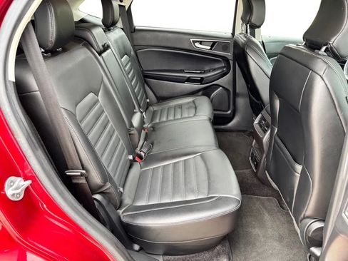 Used 2017 Ford Edge SEL w/ Equipment Group 201A AWD/4WD image 29