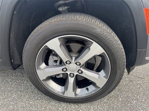 Used 2024 Jeep Grand Cherokee L Limited w/ Trailer Tow Package image 12