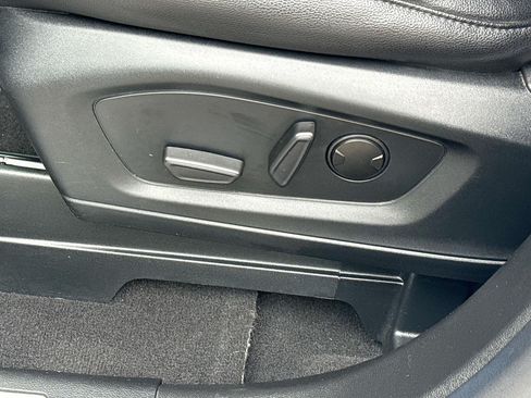 Used 2023 Ford Explorer Limited AWD/4WD image 27