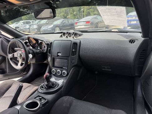Used 2016 Nissan 370Z Coupe RWD image 26