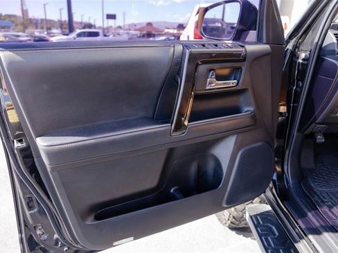Used 2020 Toyota 4Runner TRD Off-Road AWD/4WD image 28