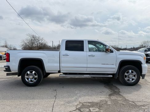Used 2016 GMC Sierra 2500 Denali w/ Duramax Plus Package image 11