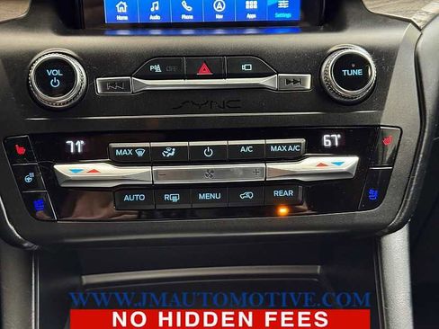 Used 2020 Ford Explorer Platinum w/ Premium Technology Package AWD/4WD image 39