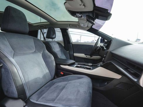 Used 2023 Lexus RZ 450e Premium image 41