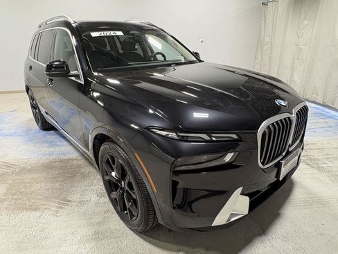 Used 2024 BMW X7 xDrive40i w/ Premium Package AWD/4WD image 16