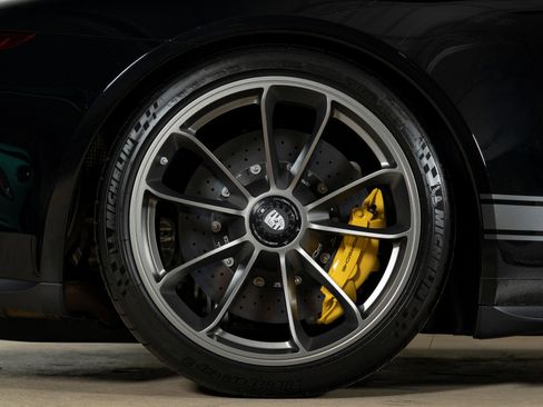 Used 2016 Porsche 911 R image 39